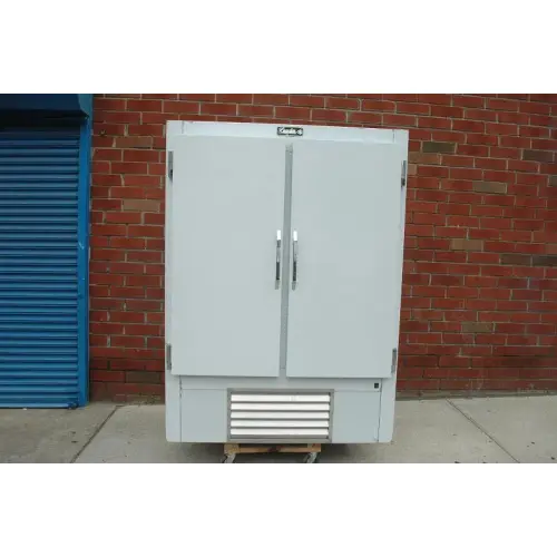 Leader LR54DT - 54" Dual Temp Reach In Combination Refrigerator / Freezer